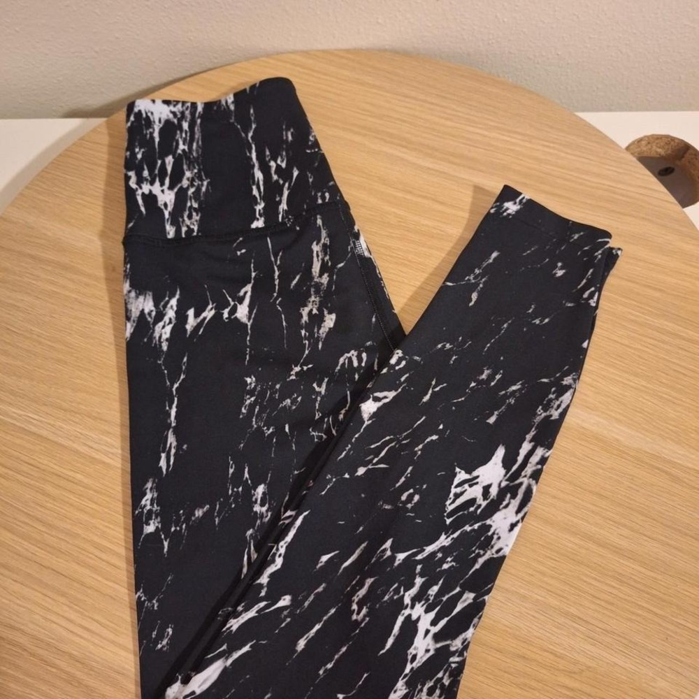 Beyond Yoga Black White Marble High Waisted Leggings Size S Made in USA